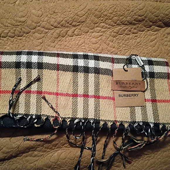 Burberry Checkered Scarf - Picture 3 of 3